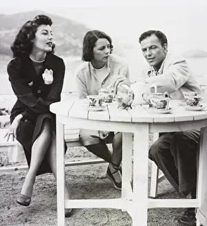 Teacups: Ava Gardner and Frank Sinatra with Mrs. Frank