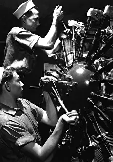 Machinists: Aviation Machinists mates training at Navy pier
