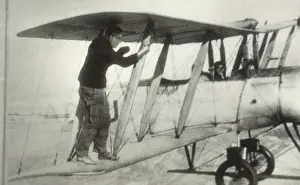 Bi Plane: Avro 504K
