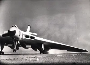Vulcan: Avro Vulcan B.1 landing