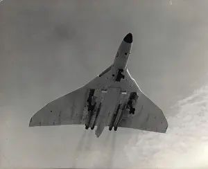 Climbs: Avro Vulcan B2 climbs away