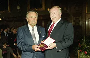 Mayors: Award for Hans Hass