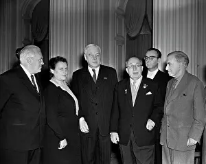 Skobeltsyn: Awarding to Arnold Zweig in Kremlin