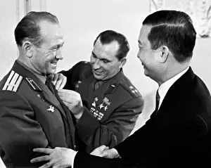 Nguyen: Awarding ceremony for cosmonauts Pavel Belyayev