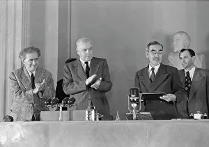 Skobeltsyn: Awarding to Ikuo Oyamain the Kremlin