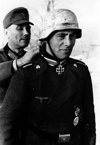 Distinction: Awarding of the Knights Cross, 1943