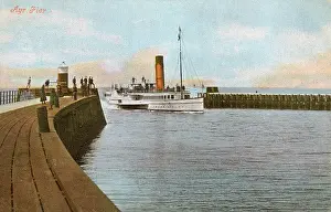 Paddlesteamer: Ayr Pier, Scotland - Arrival of the ferry