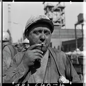 Reused: B. Roudensky, foreman, miner, 1. maj mine, cigarette