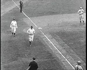 Babe: Babe Ruth Running Around the Bases