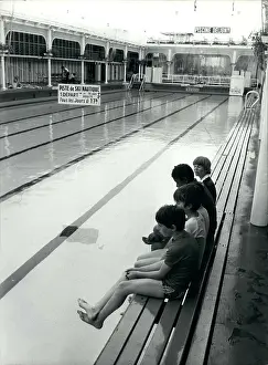 Poolside: Babies - Children - Multiple Births