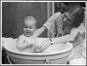 Doting: BABY BATH 1930S