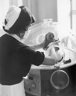 Premature: BABY IN INCUBATOR
