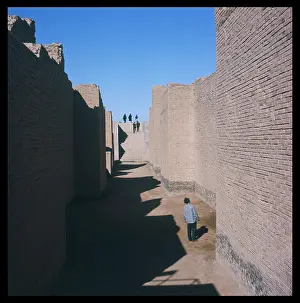 Ishtar: BABYLON/EXCAVATIONS