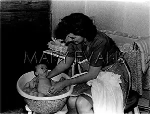 Bathtime: BABY'S BATHTIME 1940S