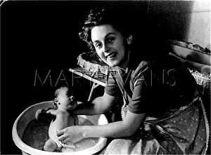 Bathtime: BABY'S BATHTIME 1940S
