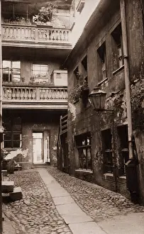 Backyard: Backyard in the Berlin Fischerstrasse, 1933