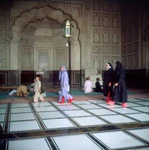 Aurangzeb: BADSHAHI MOSQUE/PAKISTAN