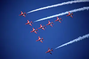 Hawks: BAe Systems Hawks RAF Red Arrows Spear formation
