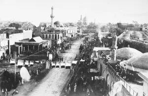 Mosques: Baghdad street view in 1917