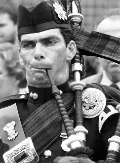 Bagpiper: Bagpiper of the British Berlin brigade