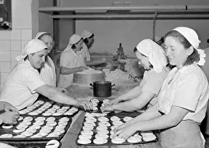 Buns: Bakers at work