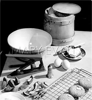 Macaroons: BAKING MACAROONS