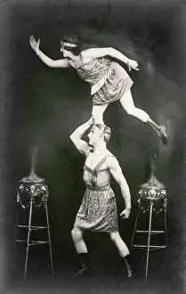 Steve Rumney: BALANCING ACROBATS/PHOTO