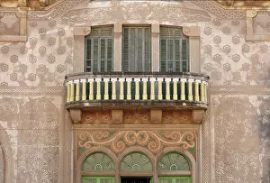 Modernismo: Balcony and facade, Casa Gasull, Reus, Catalonia, Spain