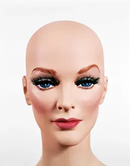 Unreal: Bald Head of Female Mannequin Dummy looking at Camera