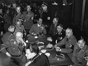 Benedikt: Baldur von Schirach at the party founding ceremony, Munich