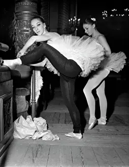 Clary: Ballerina Dancer Martine Clary