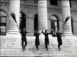 Martine: Ballet - Circus - Comedians - Dancers - Entertainers - Plays