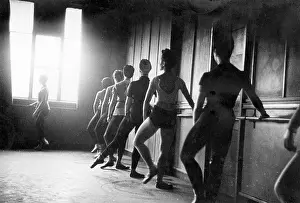 Pointe: Ballet dancers training