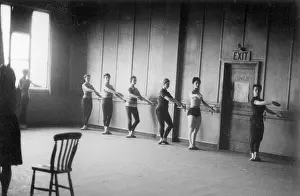 Pointe: Ballet dancers training