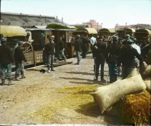 Sudbahnhof: A balloon battalion is loading a wagon