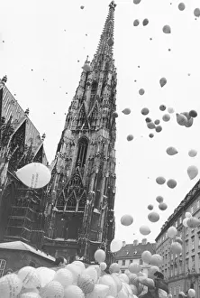 Stephansplatz: Balloon campaign by Jewish students