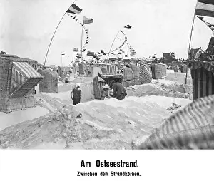 Pennant: On the Baltic Sea beach, 1919