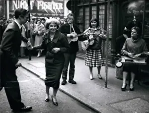 Skiffle: Bands - Composers - Instruments - Musicians