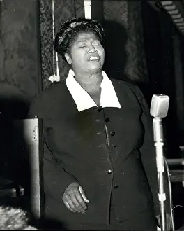 Songstress: Bands - Composers - Instruments - Musicians