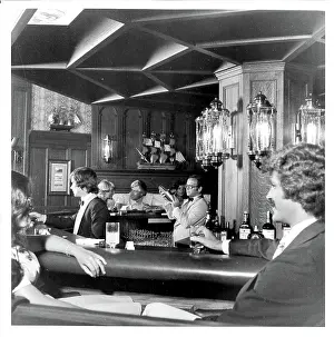 Barman: Bar, Chateau Frontenac, Quebec City, Quebec, Canada