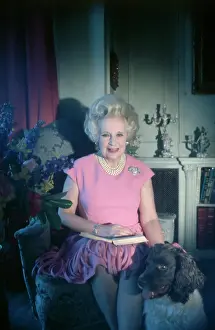 Cartland: Barbara Cartland - Novelist