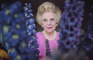 Cartland: Barbara Cartland - Novelist