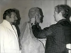 Barbieri: Barbieri, sculptor, with Peter Ustinov, Grevin Museum