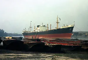 Rosebank: Barges on River Thames, with SS Rosebank