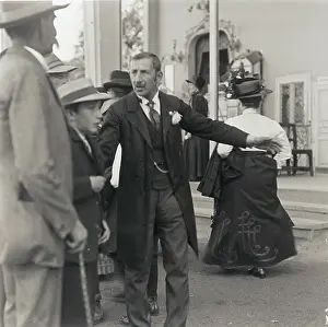 Volksprater: A barker in the Viennese Volksprater