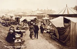 Barry Norman Collection: BARNET PLEASURE FAIR