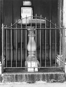 Bargains: BARNSTAPLE TOME STONE