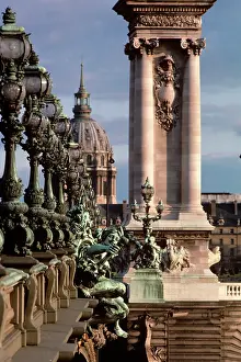 Net002: Baroque Pont Alexander Iii Bridge Across River