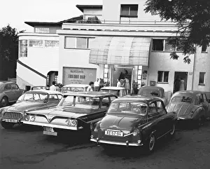 Barrandov: Barrandov - restaurant - parked vehicles - Chevy Impala