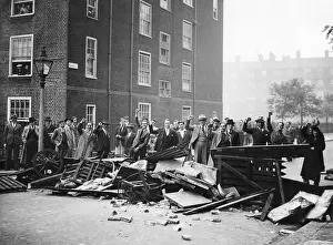 Barricades: Barricades against a march of the British Union
